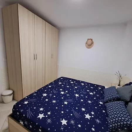 Beach Apartment *
